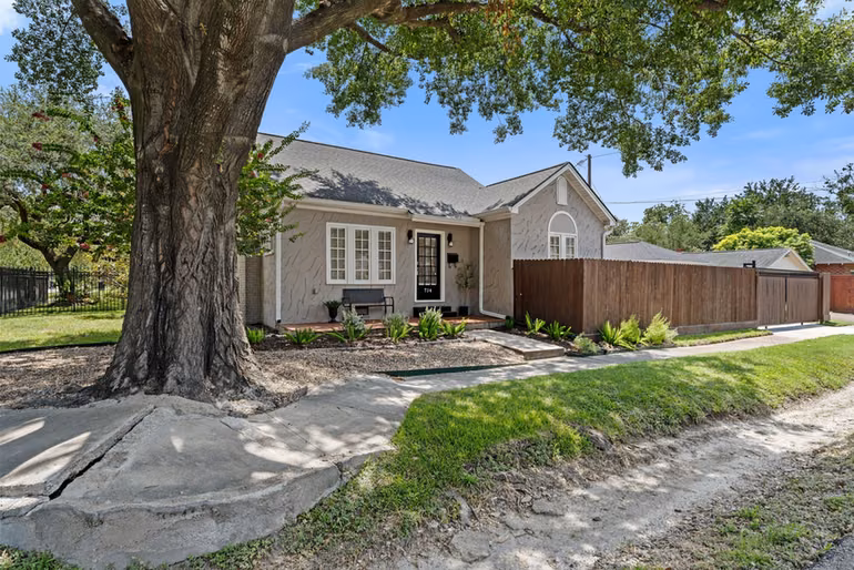 Photo of 714 Ridge Street, Houston, TX 77009