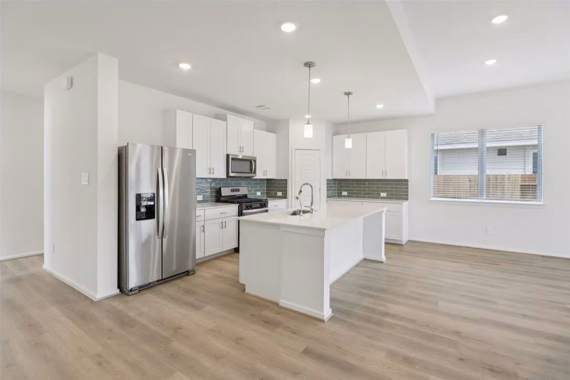 Photo 5 of 5217 Redbud Valley Drive, Pearland, TX