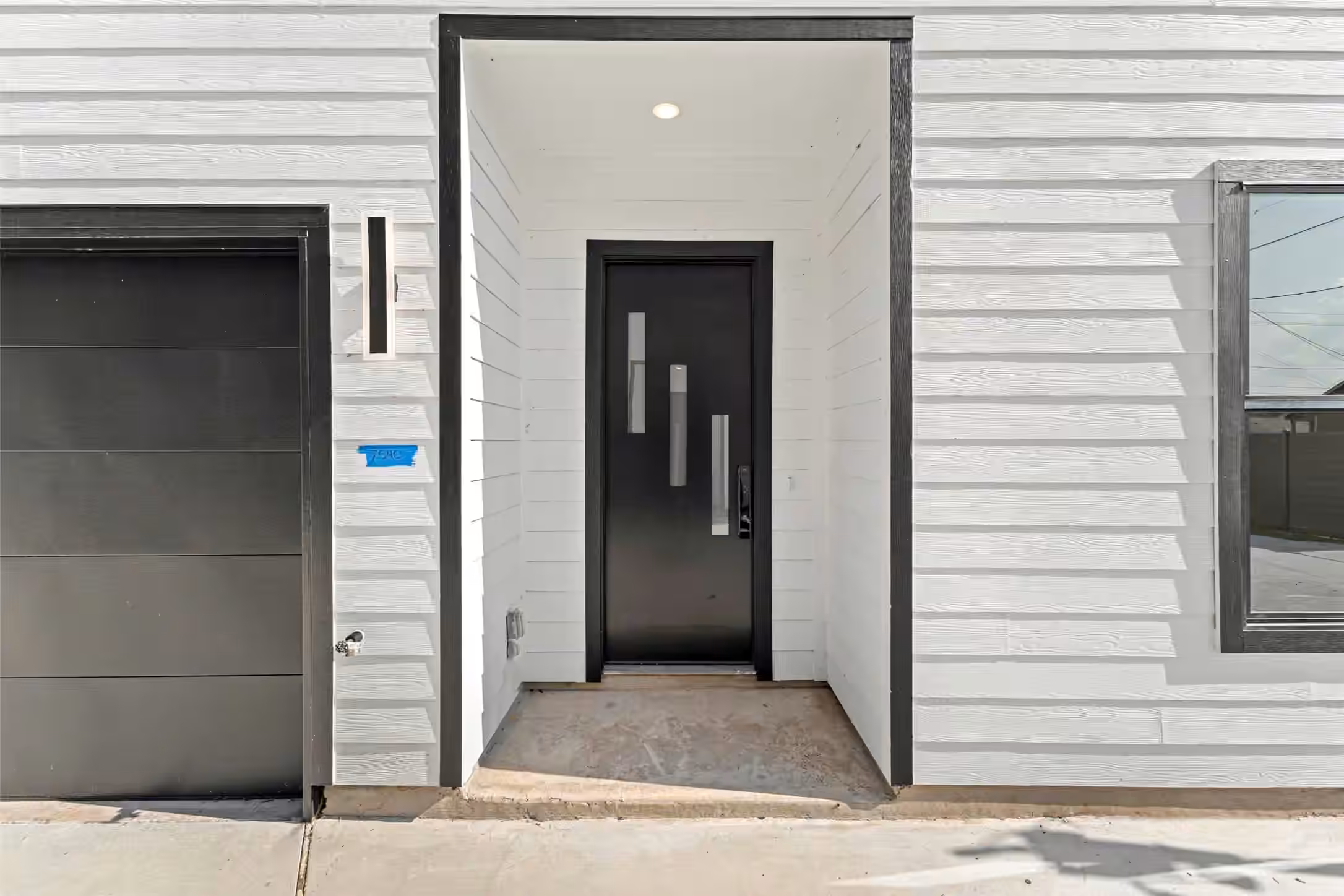 Photo 3 of 7540 Dyer Street, Houston, TX