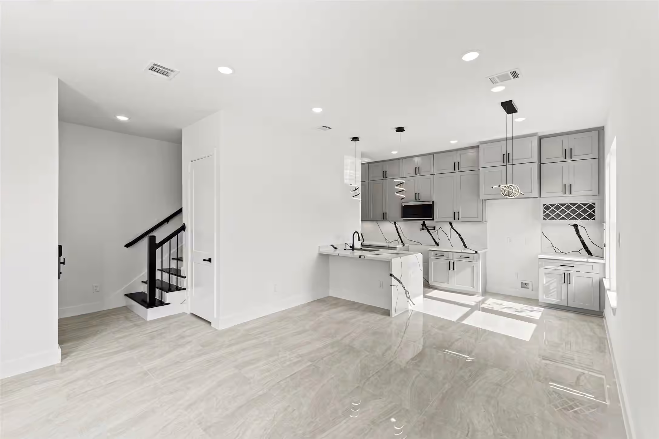 Photo 5 of 7540 Dyer Street, Houston, TX