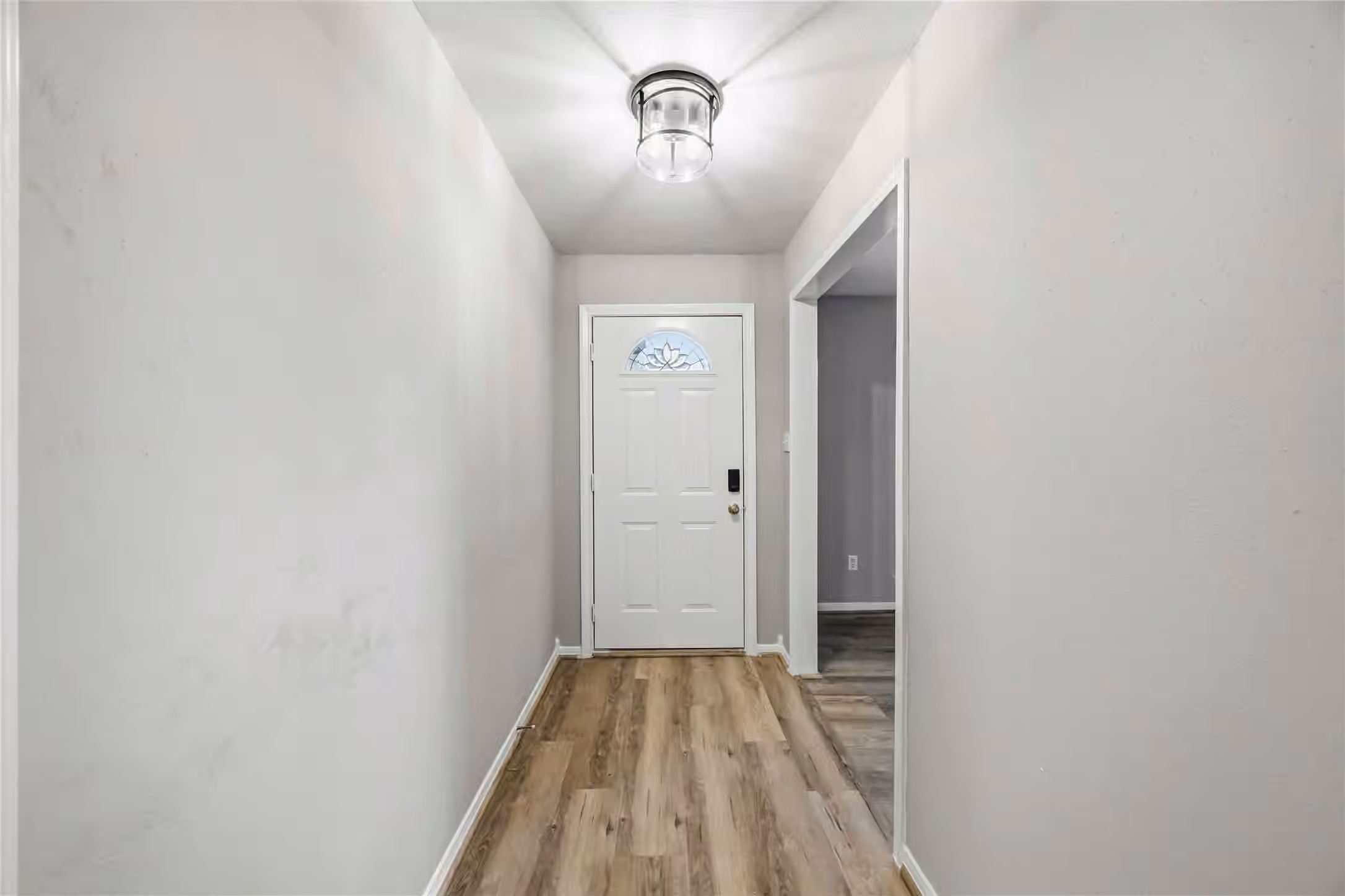 Photo 4 of 203 Wedgewood Court, Oak Ridge North, TX
