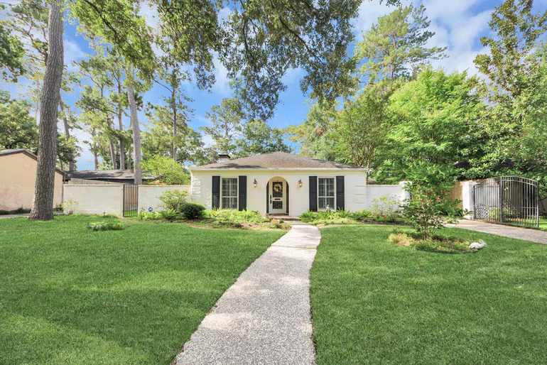 Photo of 10115 Holly Springs Drive, Houston, TX 77042