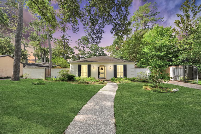 Photo 2 of 10115 Holly Springs Drive, Houston, TX