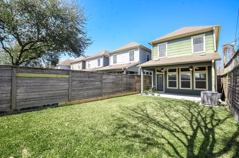 Photo 6 of 814 W 26th Street A, Houston, TX