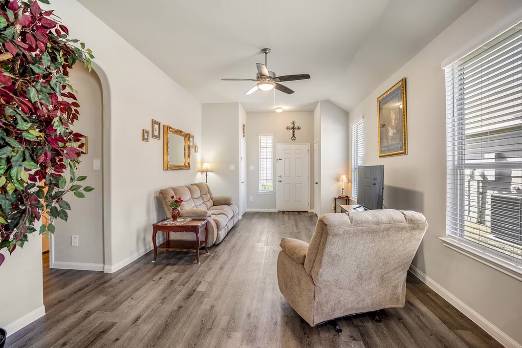 Photo 5 of 2816 Madison Drive, Conroe, TX