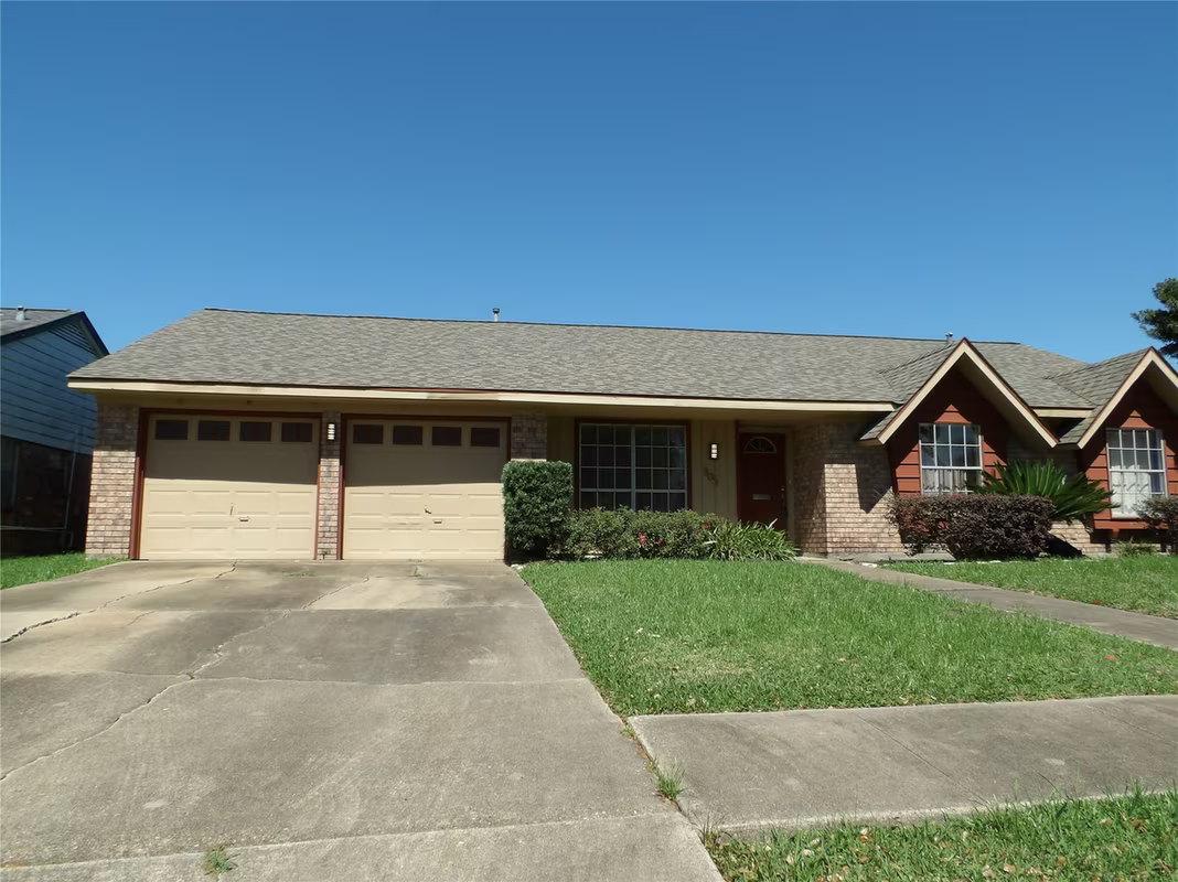 Photo of 303 Coronation Drive, Houston, TX