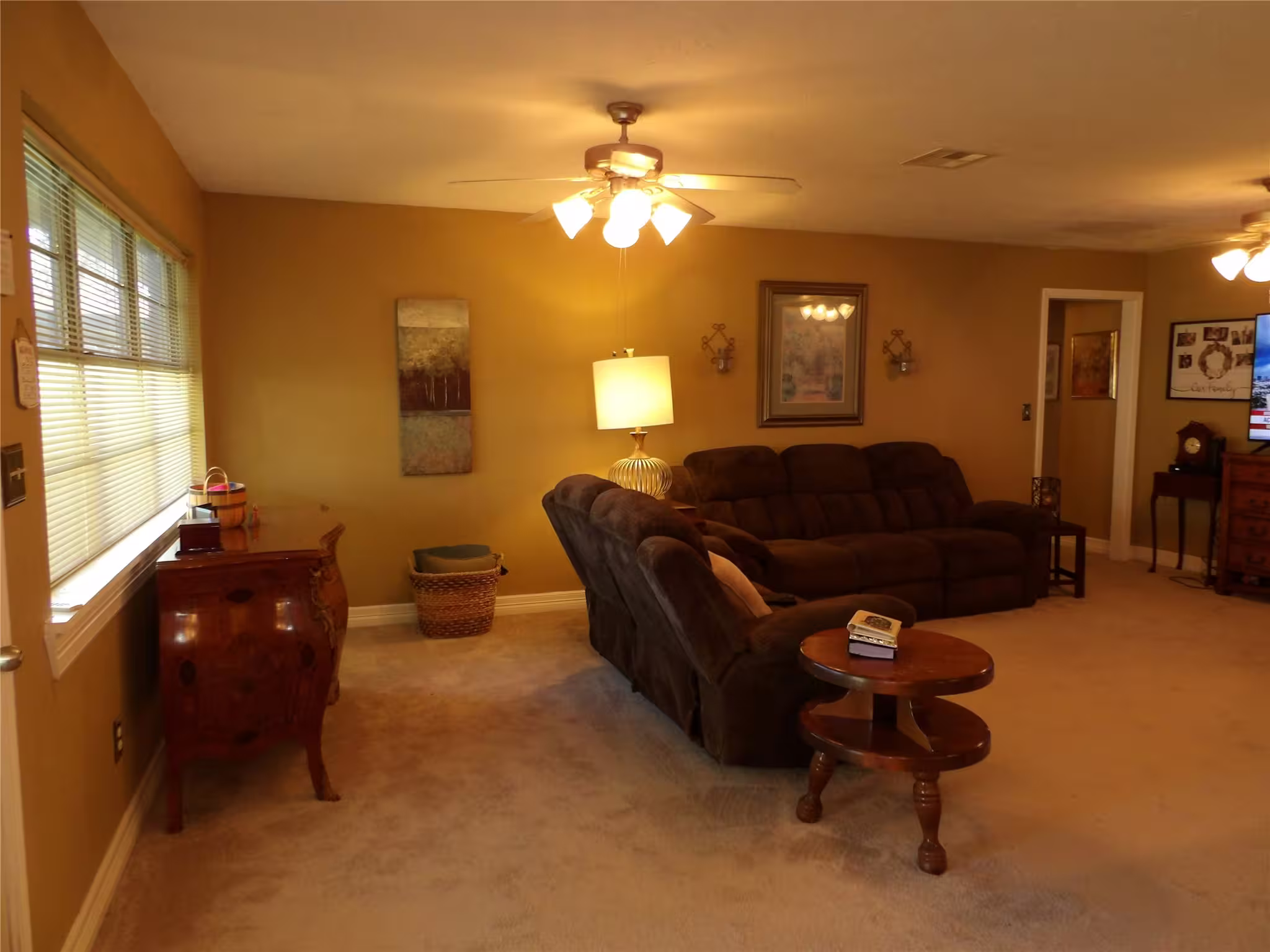 Photo 2 of 303 Coronation Drive, Houston, TX