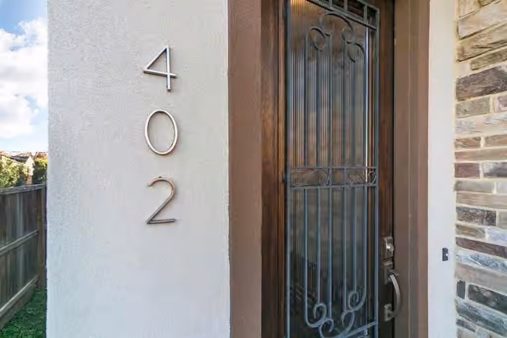 Photo 5 of 402 W 28th Street, Houston, TX