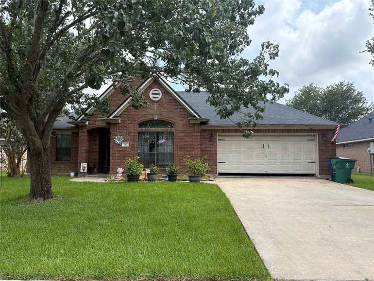 Photo of 110 Dove Trail, Richwood, TX