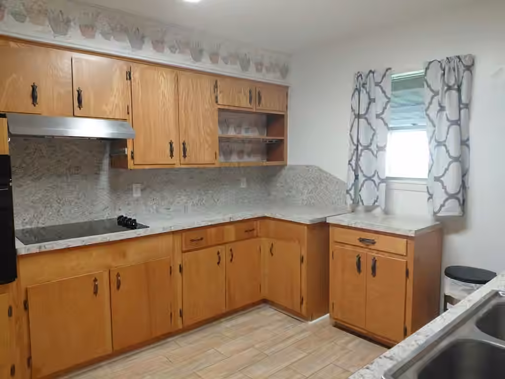 Photo 7 of 1518 Avenue B, Danbury, TX