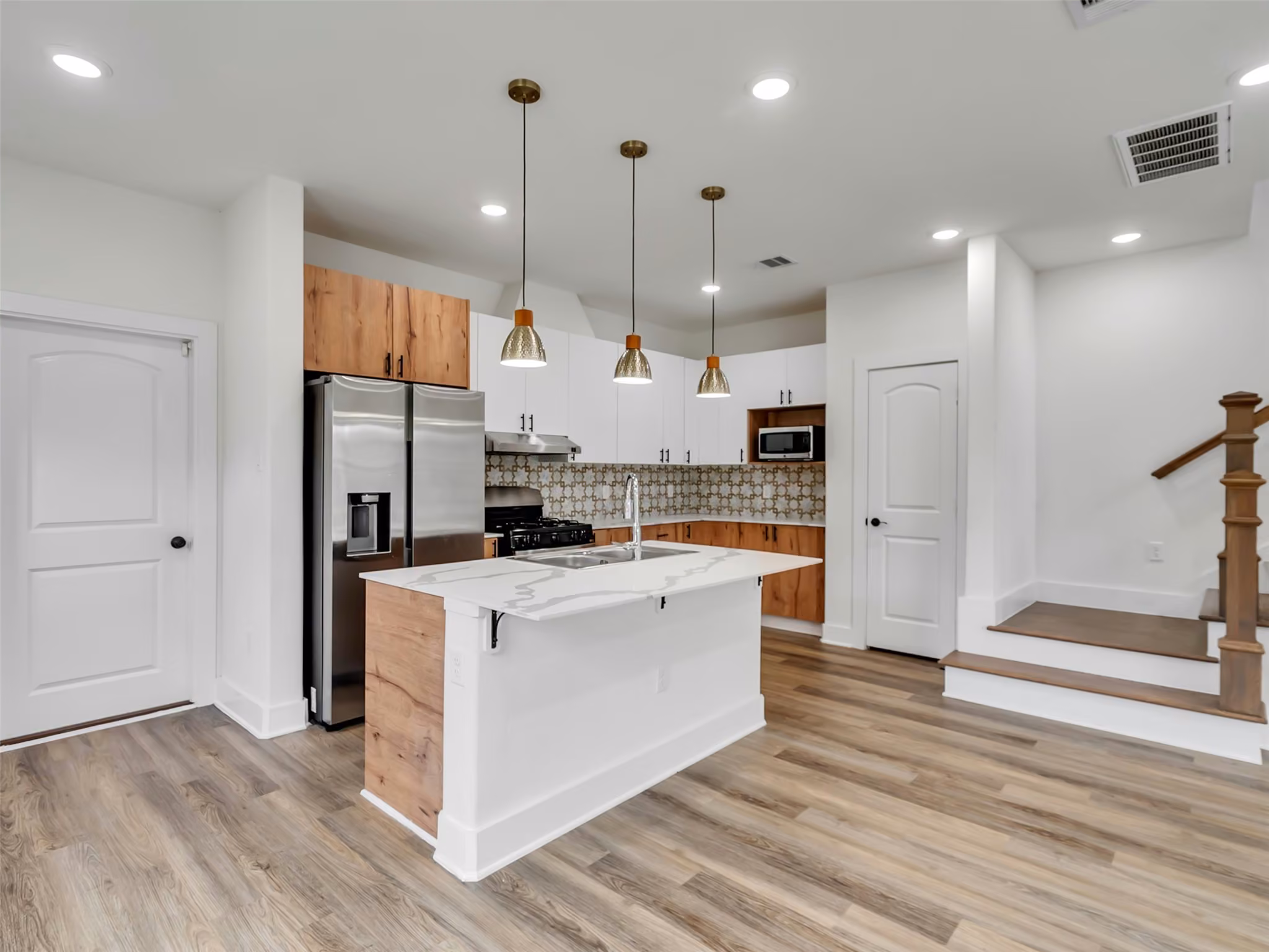 Photo 3 of 855 S Victory Drive C, Houston, TX