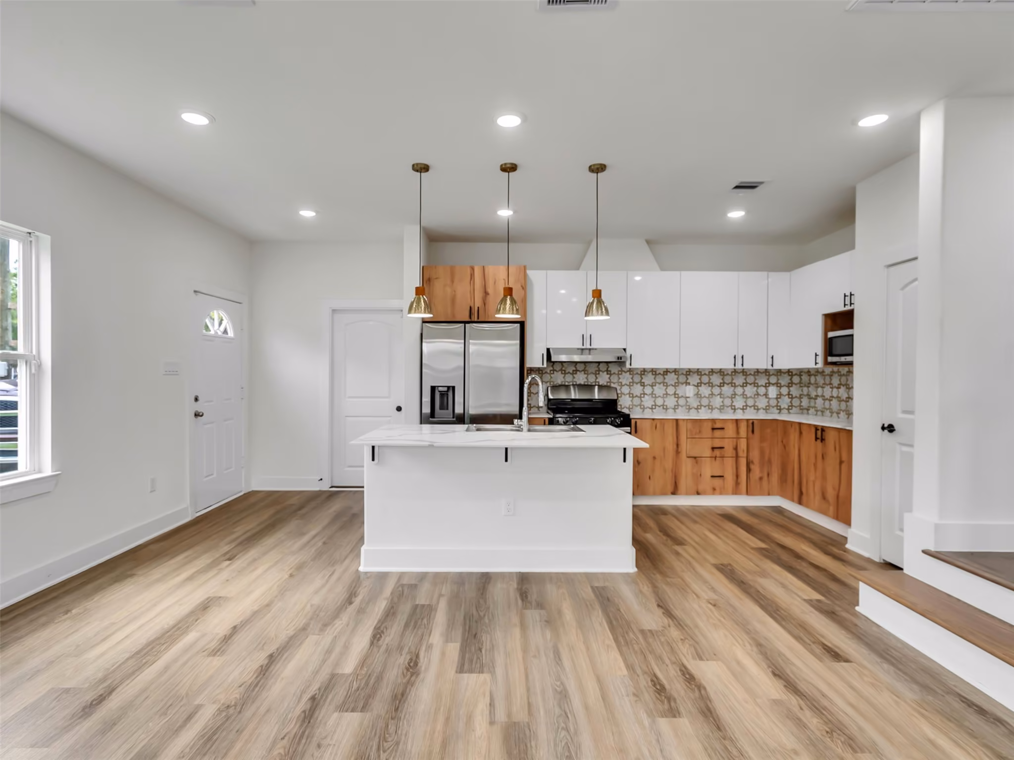 Photo 4 of 855 S Victory Drive C, Houston, TX
