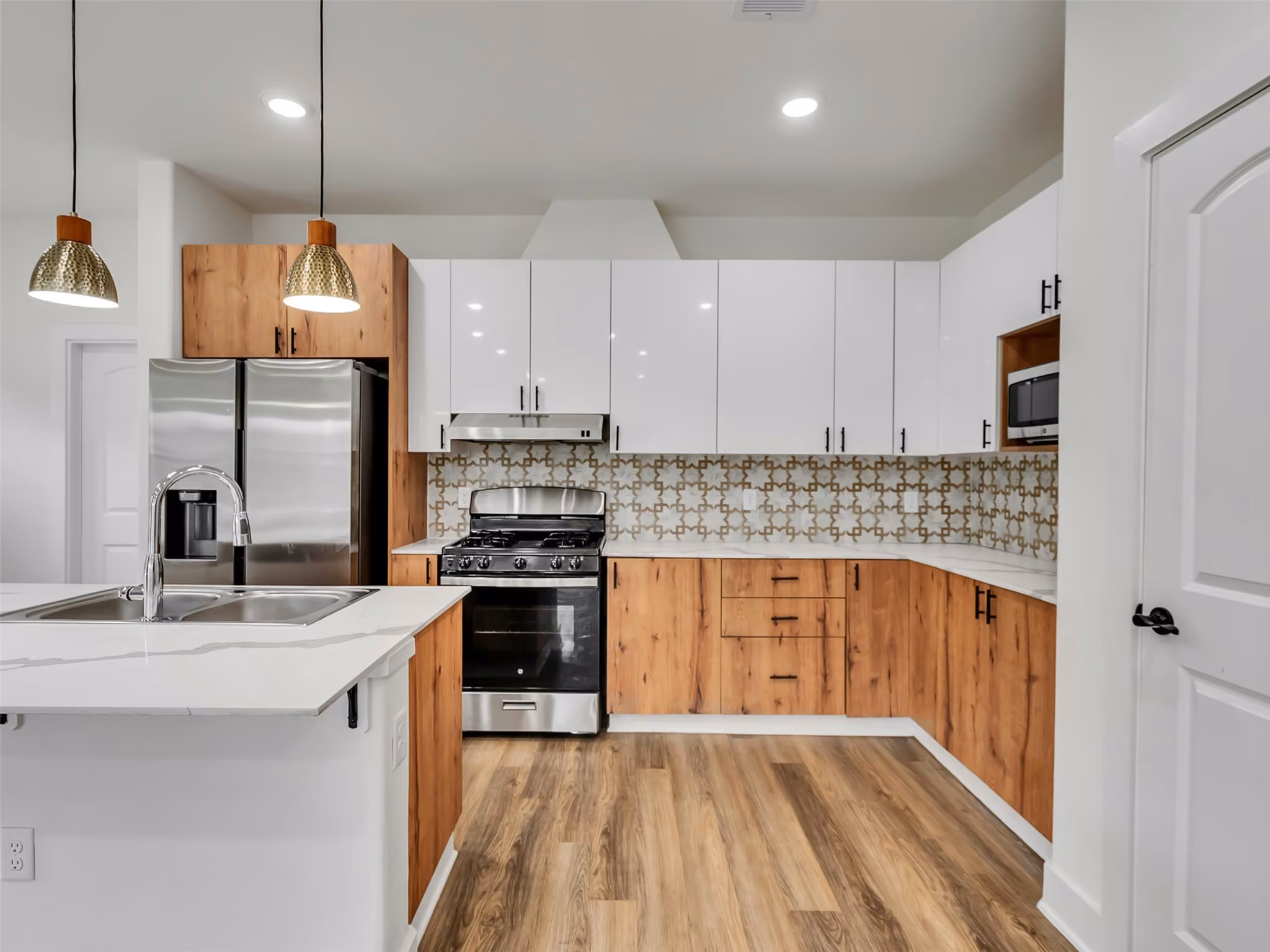 Photo 5 of 855 S Victory Drive C, Houston, TX