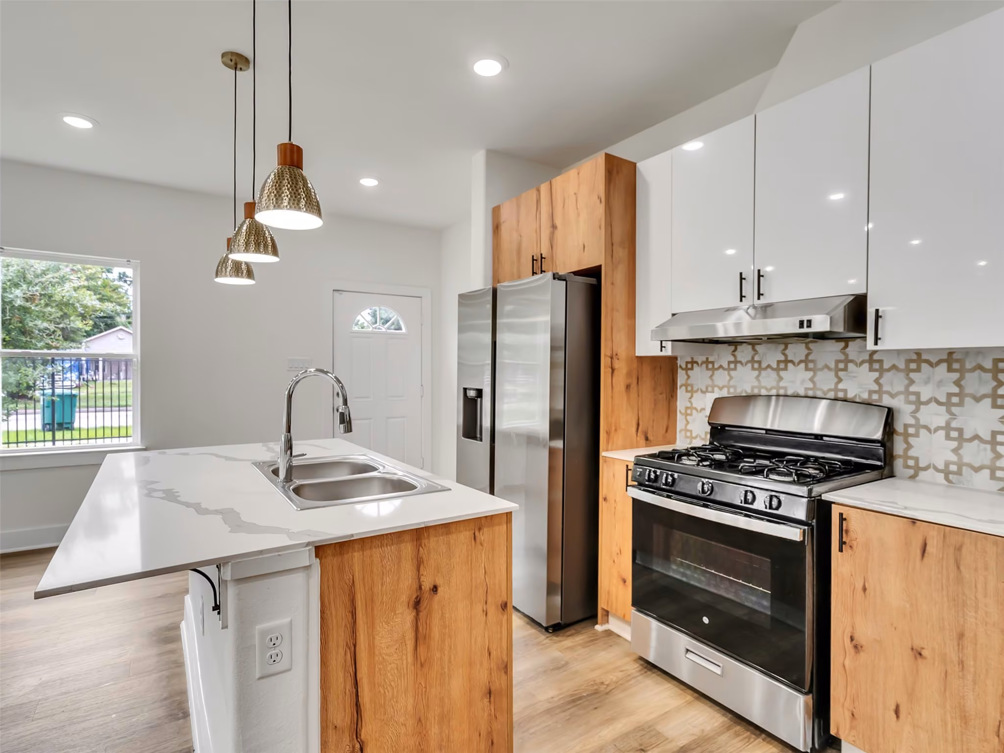 Photo 6 of 855 S Victory Drive C, Houston, TX