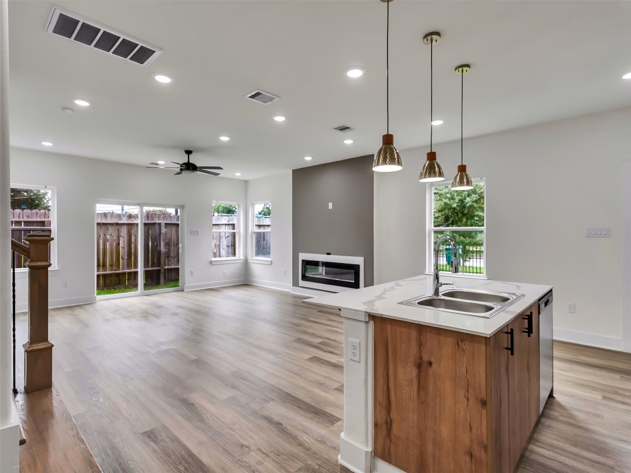 Photo 7 of 855 S Victory Drive C, Houston, TX