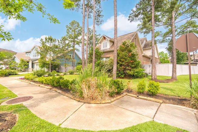 Photo 4 of 27 Hedgedale Way, Spring, TX