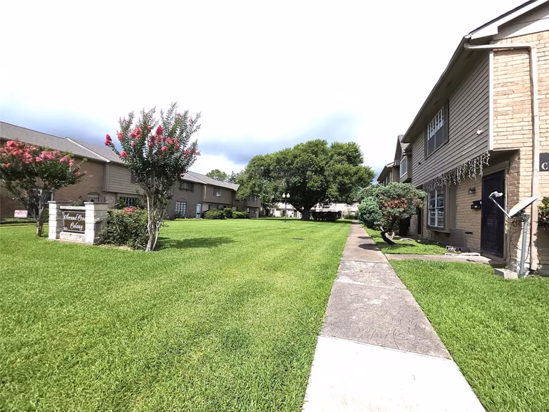 Photo 2 of 7118 Crownwest Street 7118, Houston, TX