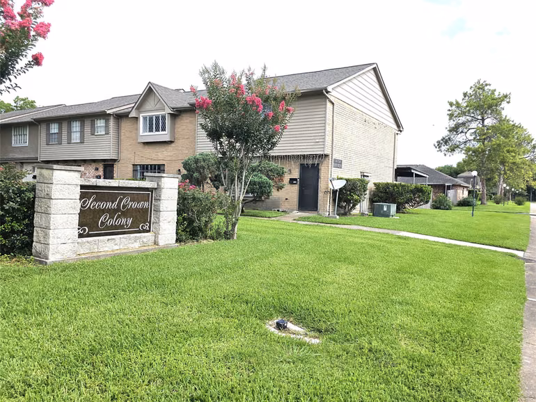 Photo 3 of 7118 Crownwest Street 7118, Houston, TX