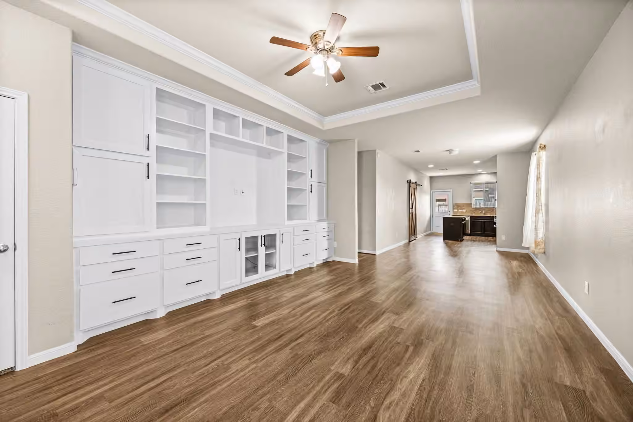 Photo 5 of 19615 Blue Pine Circle, Cypress, TX