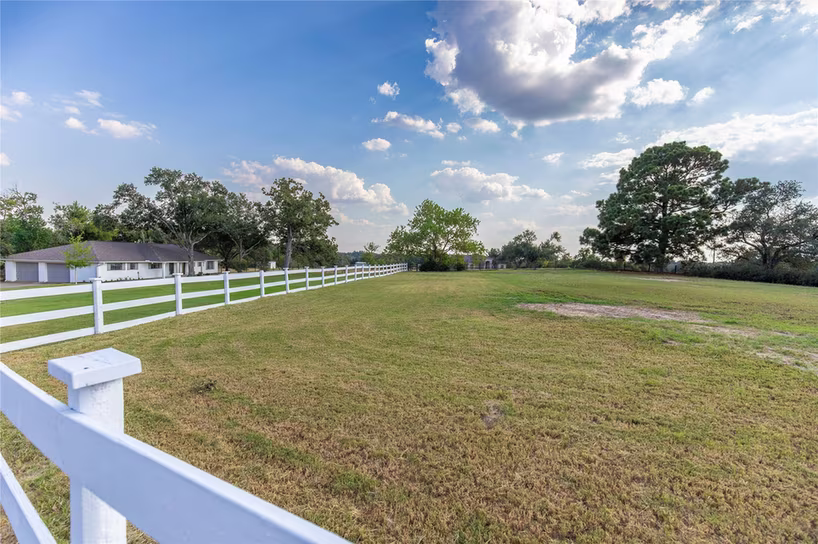 Photo 4 of 145 Camilla Circle, Bellville, TX