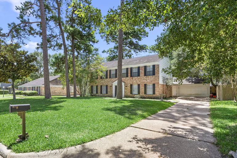 Photo 4 of 2142 Parkdale Drive, Houston, TX