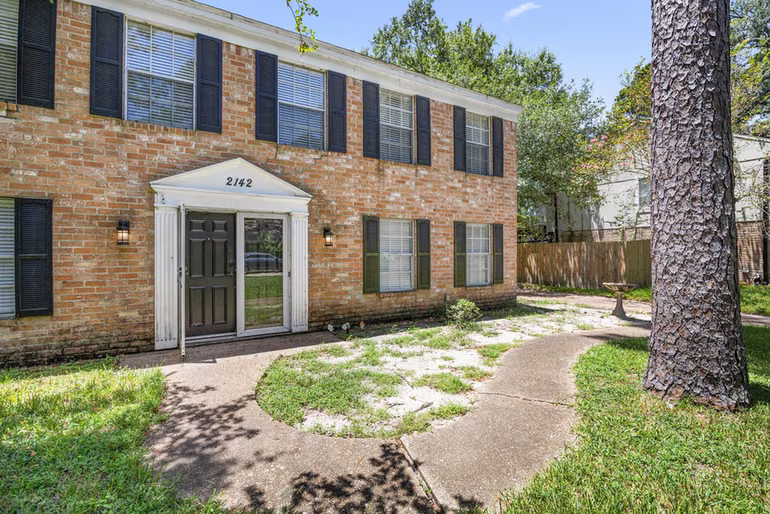 Photo 6 of 2142 Parkdale Drive, Houston, TX