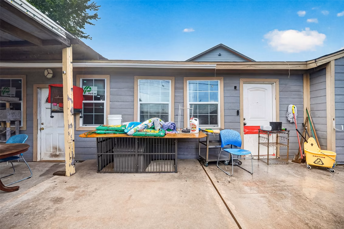 Photo 2 of 4425 Cline Street, Houston, TX