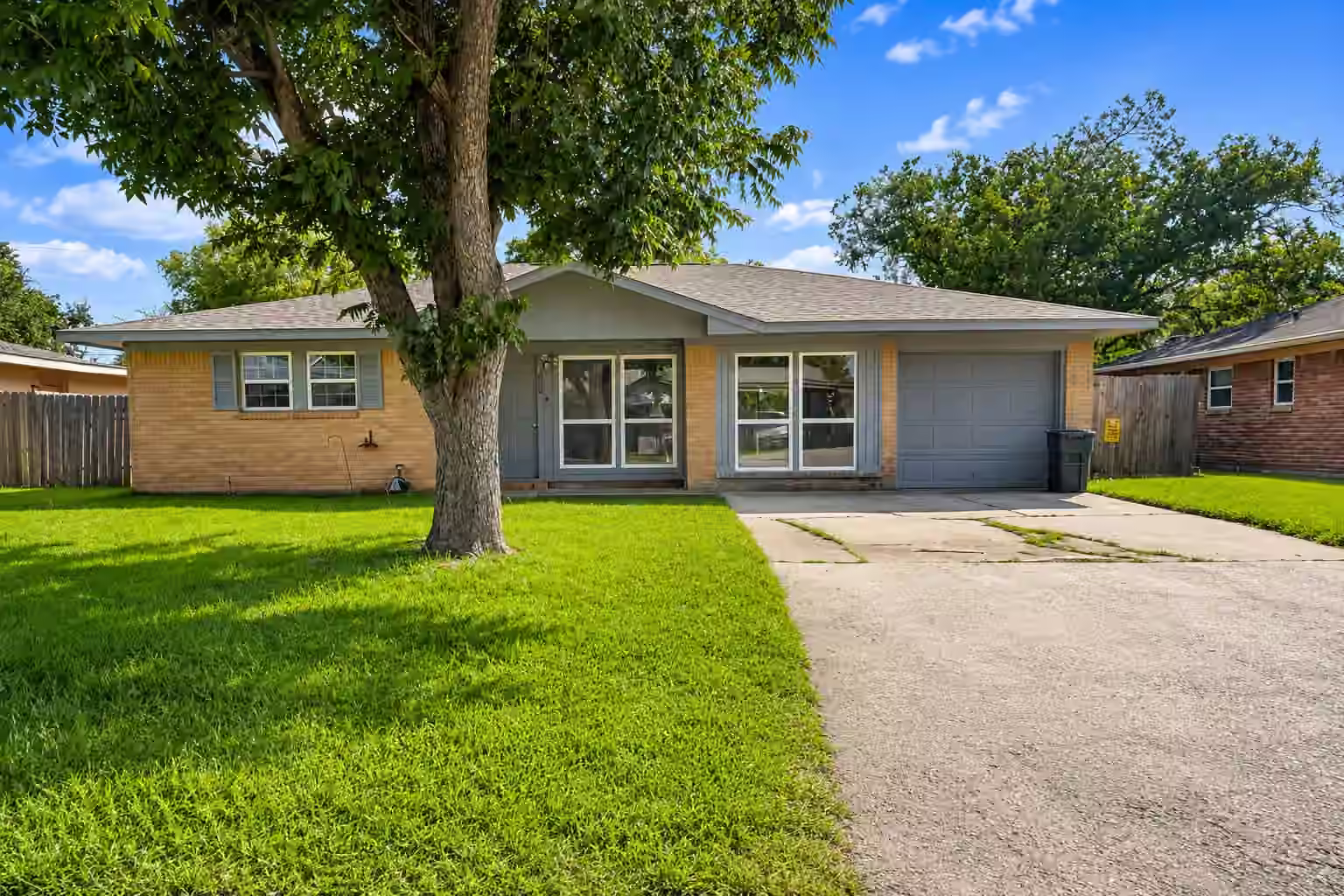 Photo of 505 Moody Avenue, League City, TX