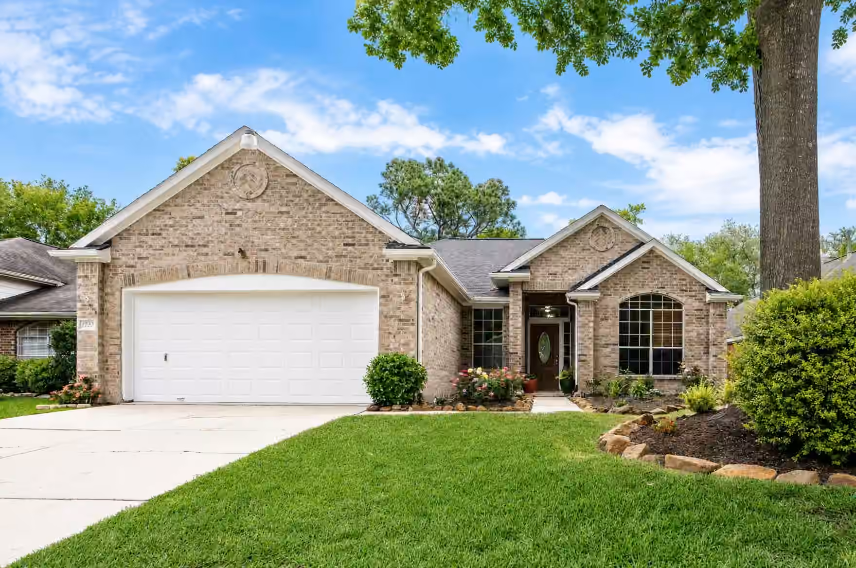 Photo 2 of 1727 Whispering Forest Drive, Kingwood, TX