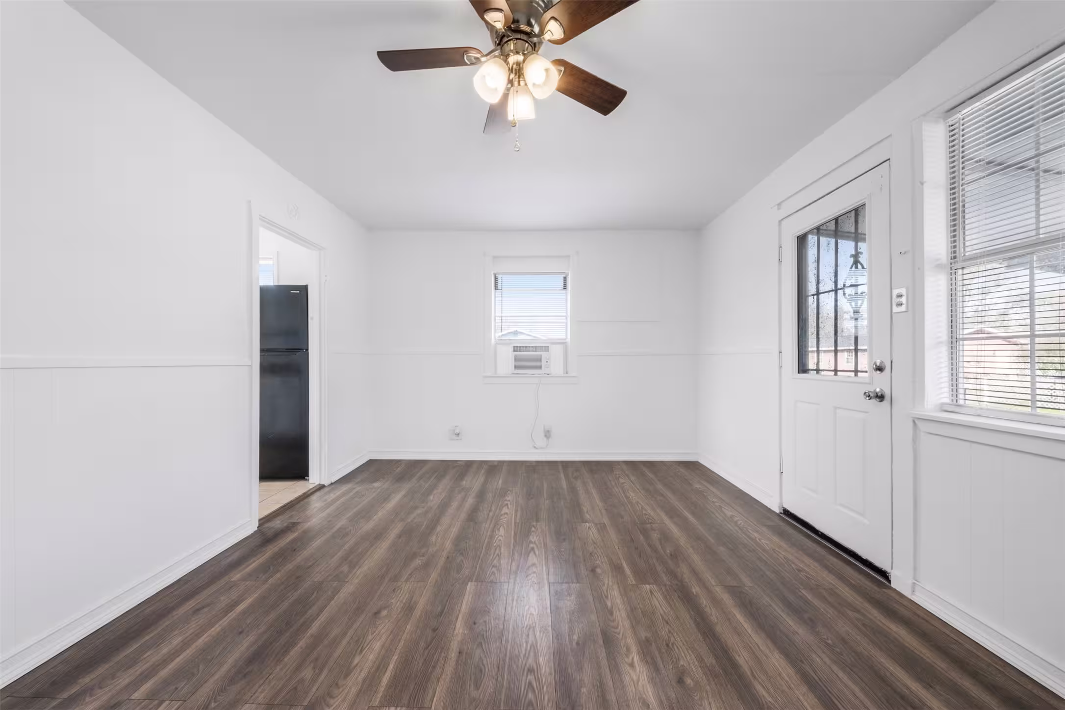 Photo 4 of 8331 Garland St Street, Houston, TX