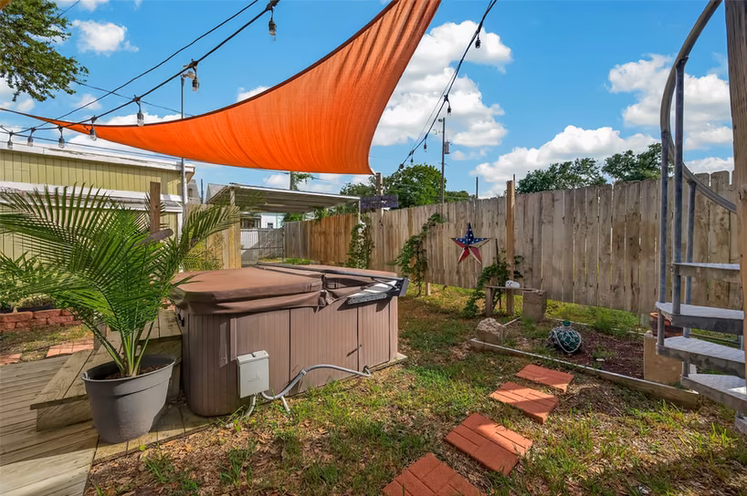 Photo 7 of 1711 Avenue M, Galveston, TX