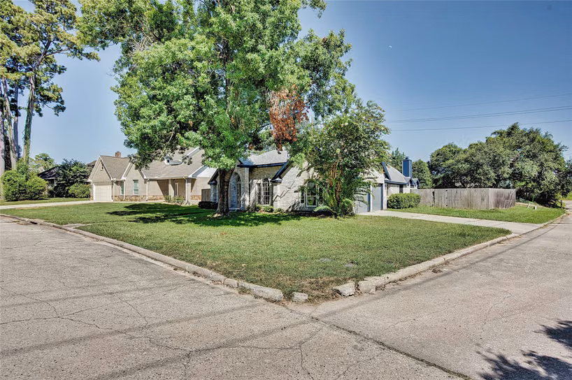 Photo 3 of 18902 Tranquility Drive, Humble, TX