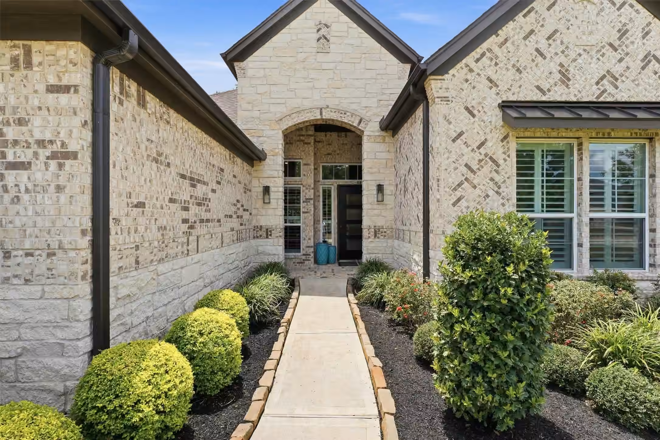 Photo 5 of 1006 Prescott Drive, Conroe, TX