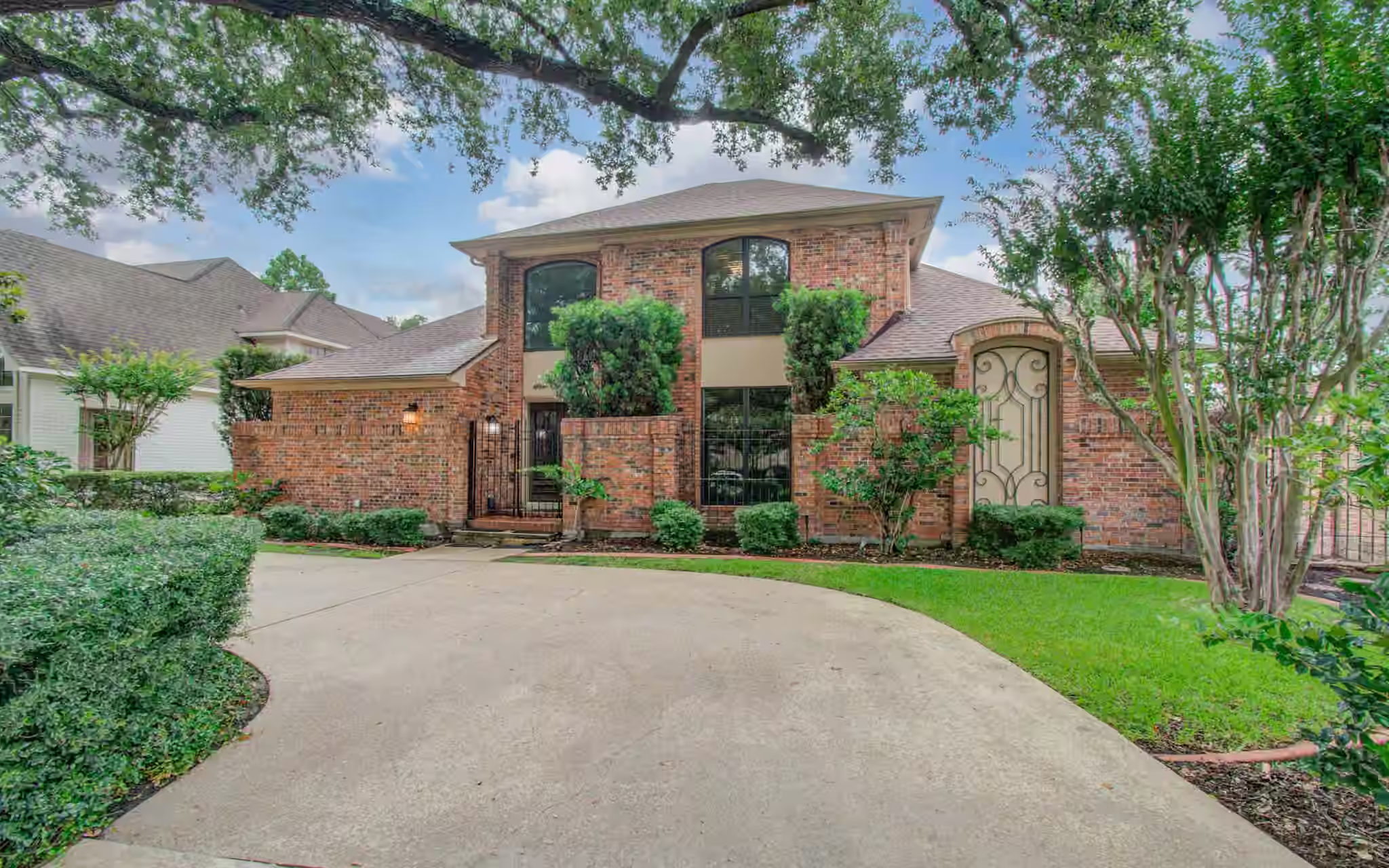Photo 5 of 2 Hickory Shadows Drive, Houston, TX