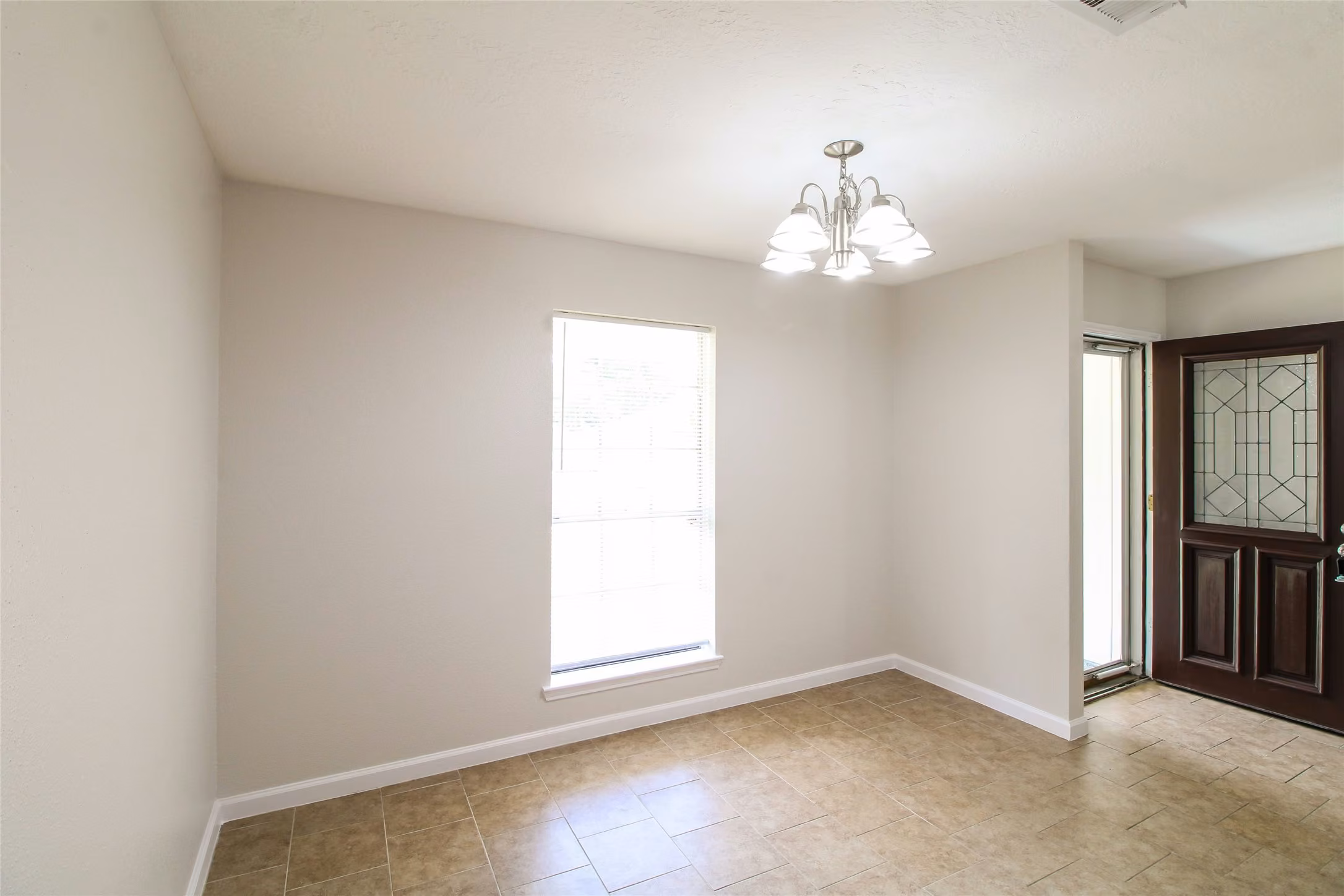 Photo 3 of 1611 Pecan Hollow Street, Pearland, TX
