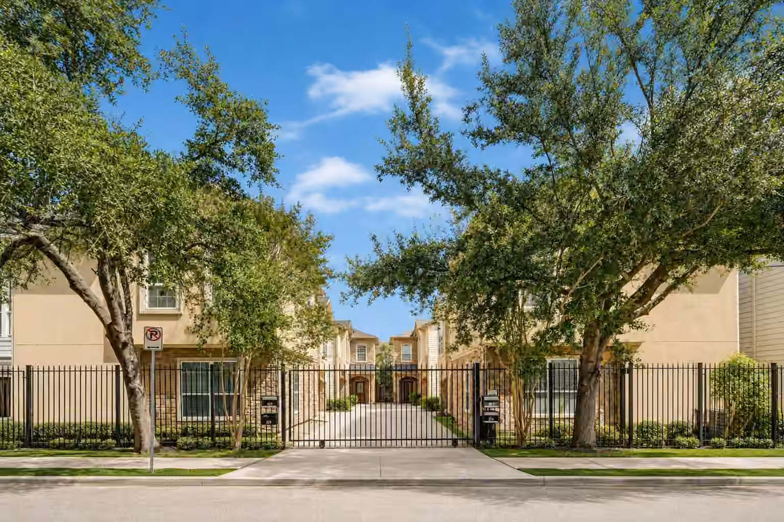 Photo 2 of 5712 Cornish Street 2B, Houston, TX