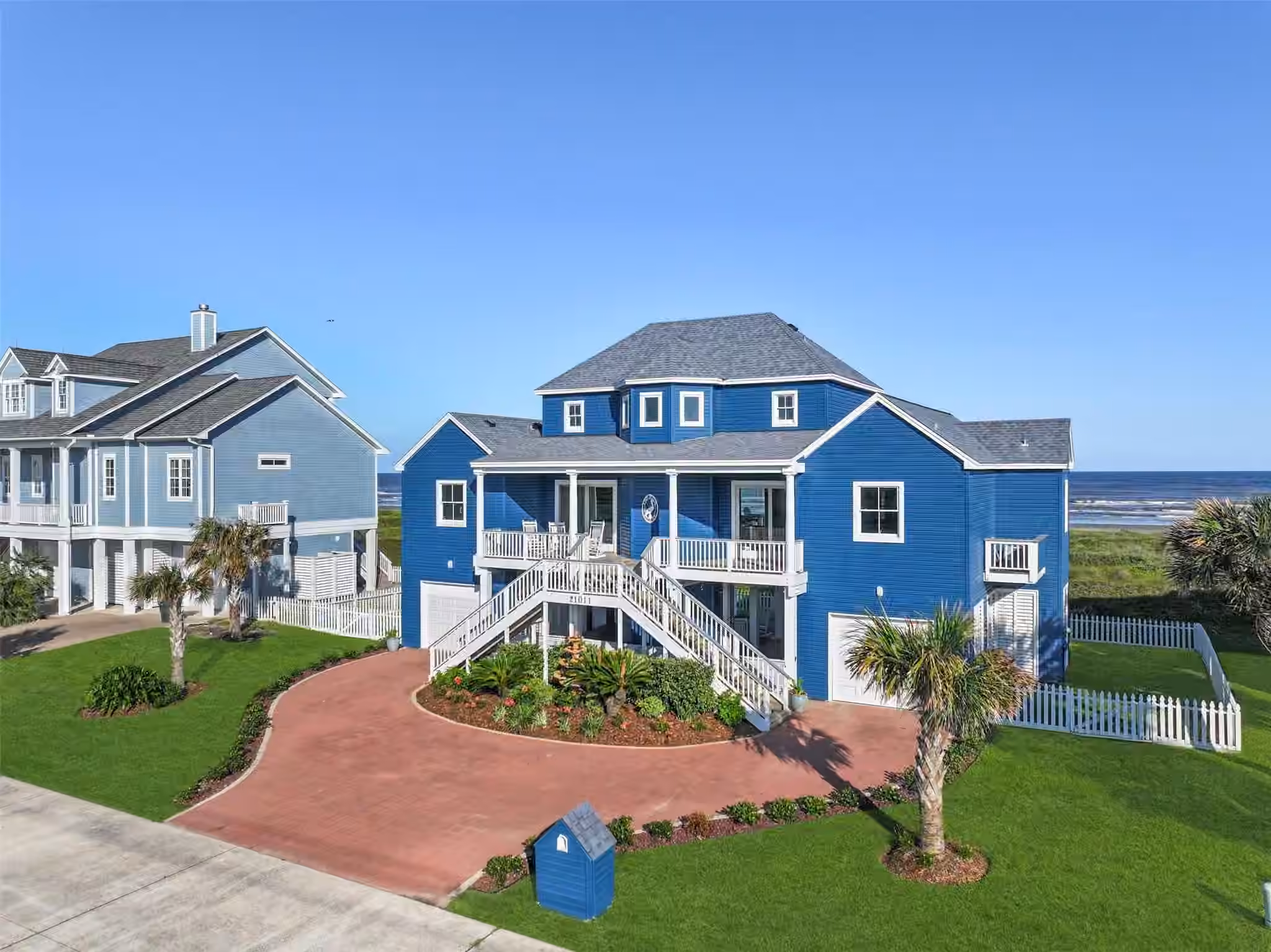Photo 3 of 21011 W Sand Hill Drive, Galveston, TX