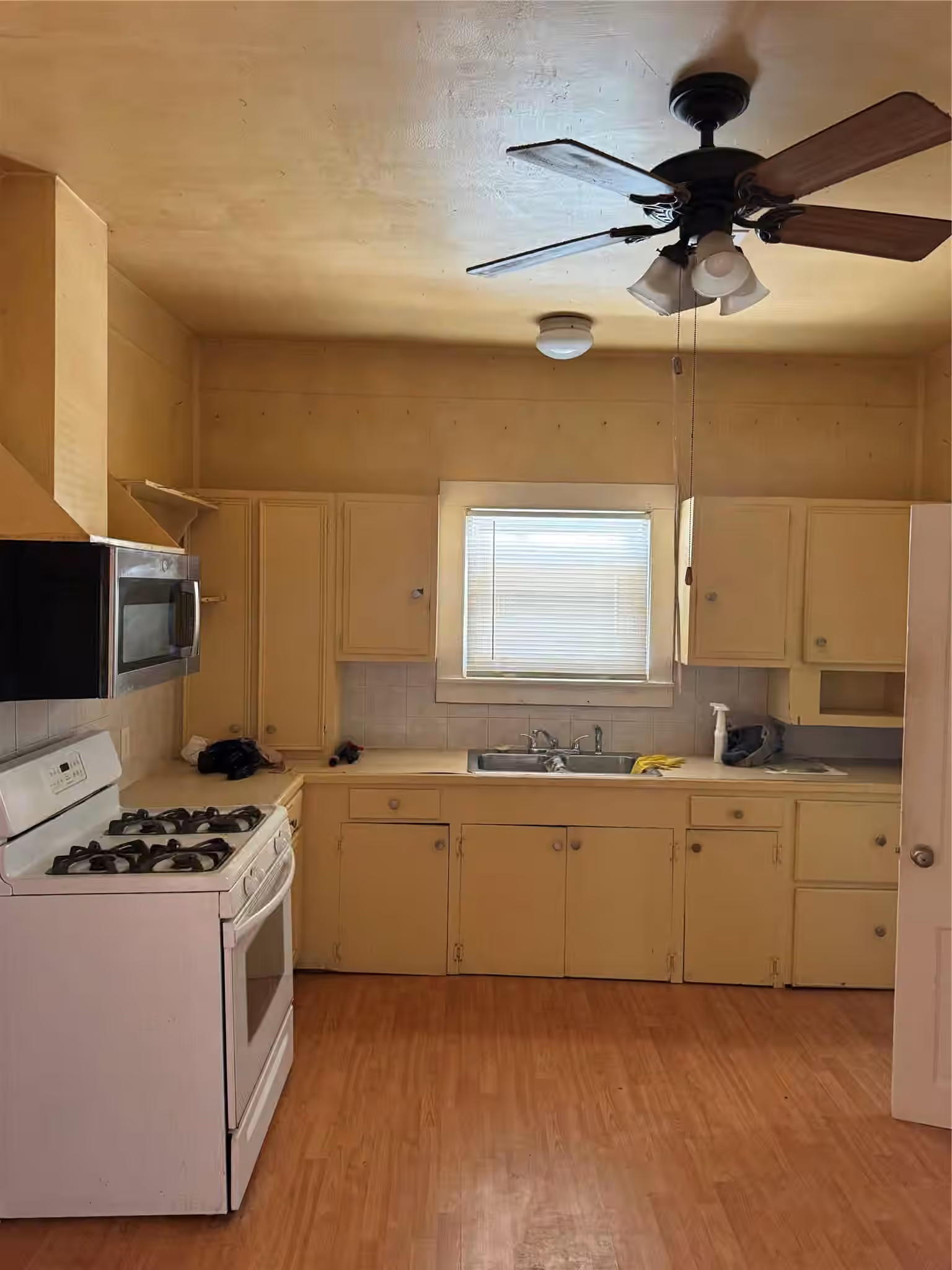 Photo 7 of 908 34th Street, Galveston, TX