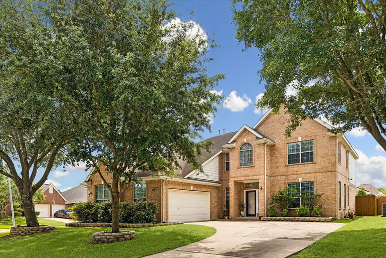 Photo of 13703 Hudson Court, Sugar Land, TX 77498