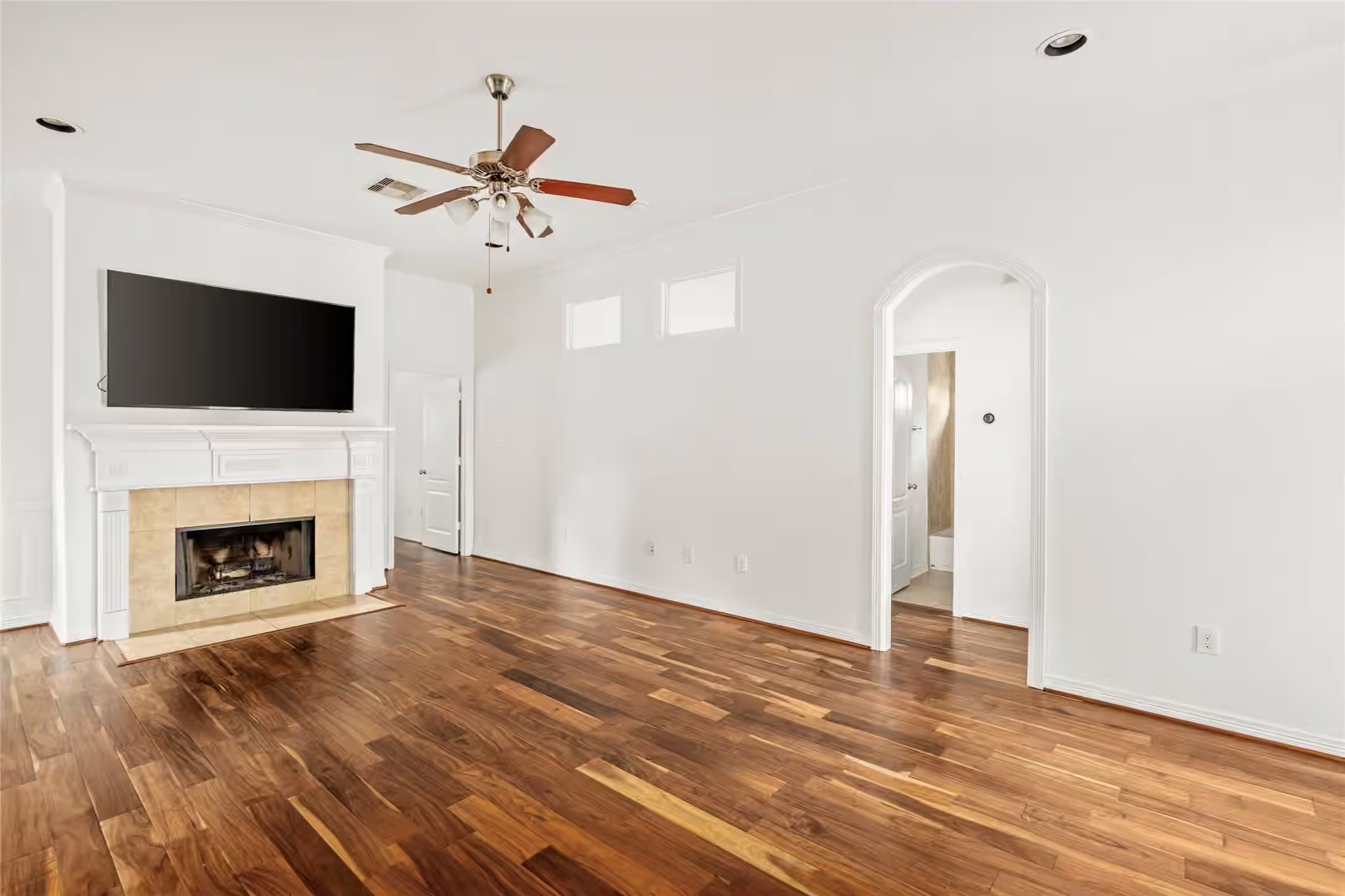 Photo 5 of 1613 Saulnier Street, Houston, TX