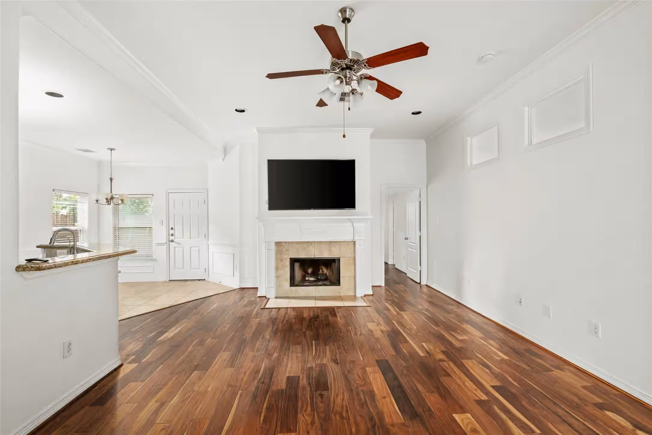 Photo 6 of 1613 Saulnier Street, Houston, TX