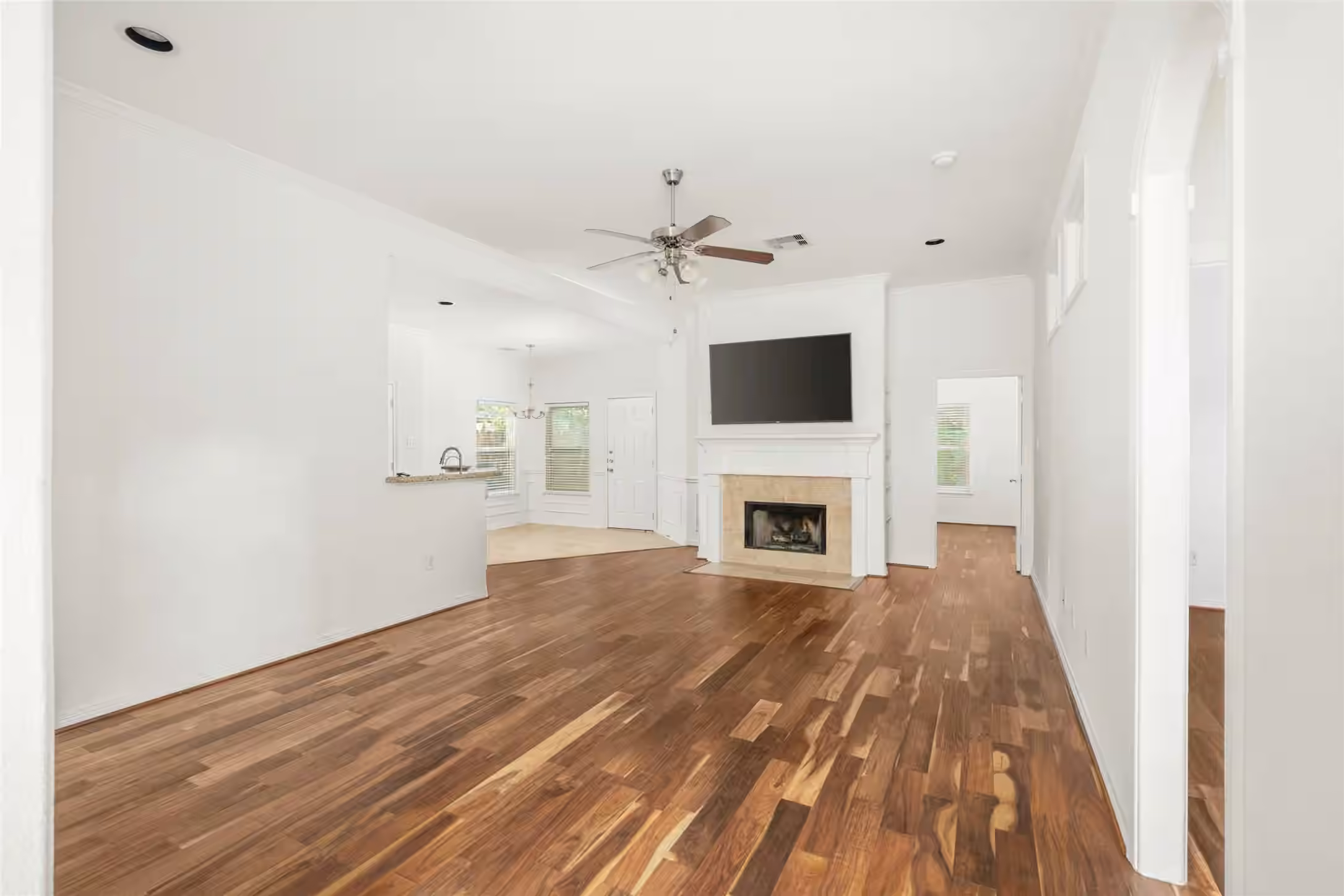 Photo 7 of 1613 Saulnier Street, Houston, TX