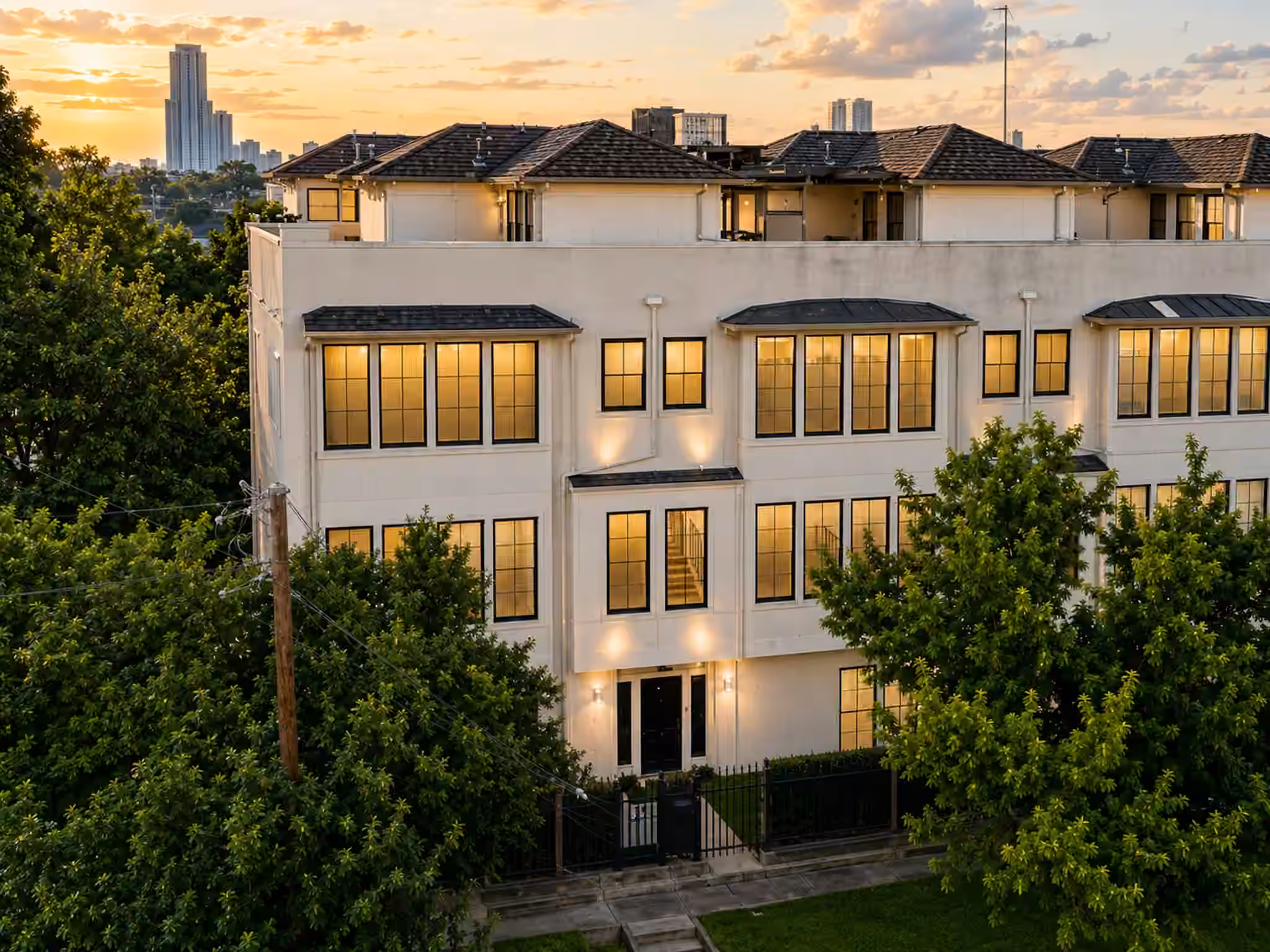 Photo 2 of 2118 Holman Street, Houston, TX