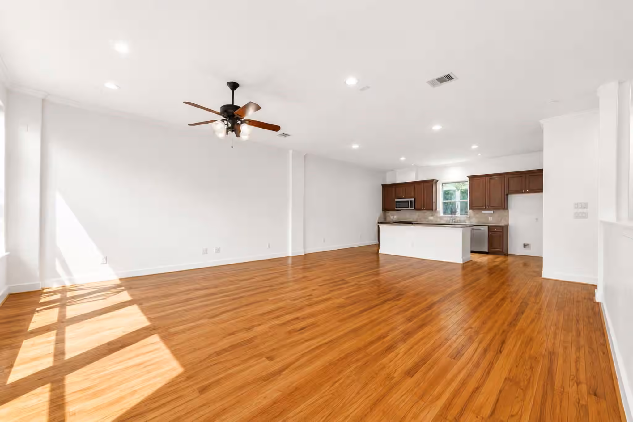 Photo 3 of 2118 Holman Street, Houston, TX