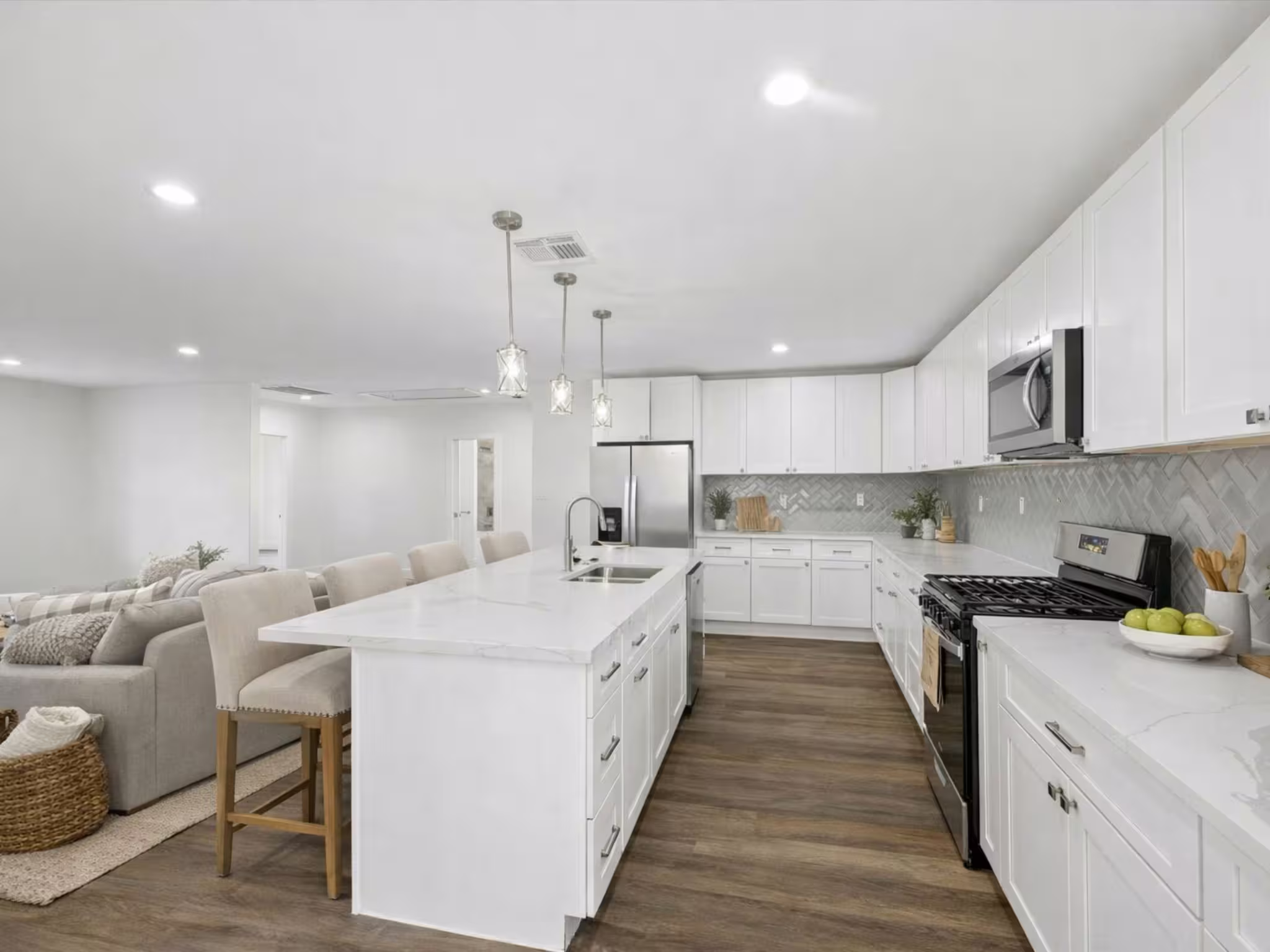 Photo 4 of 1337 S Circle Street, Sealy, TX