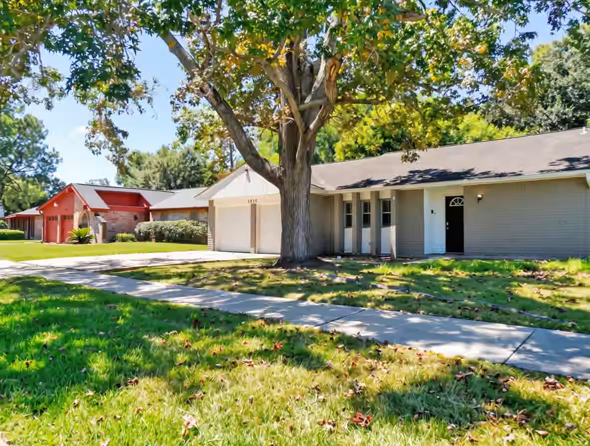 Photo 2 of 2806 W Birchdale Drive, Missouri City, TX