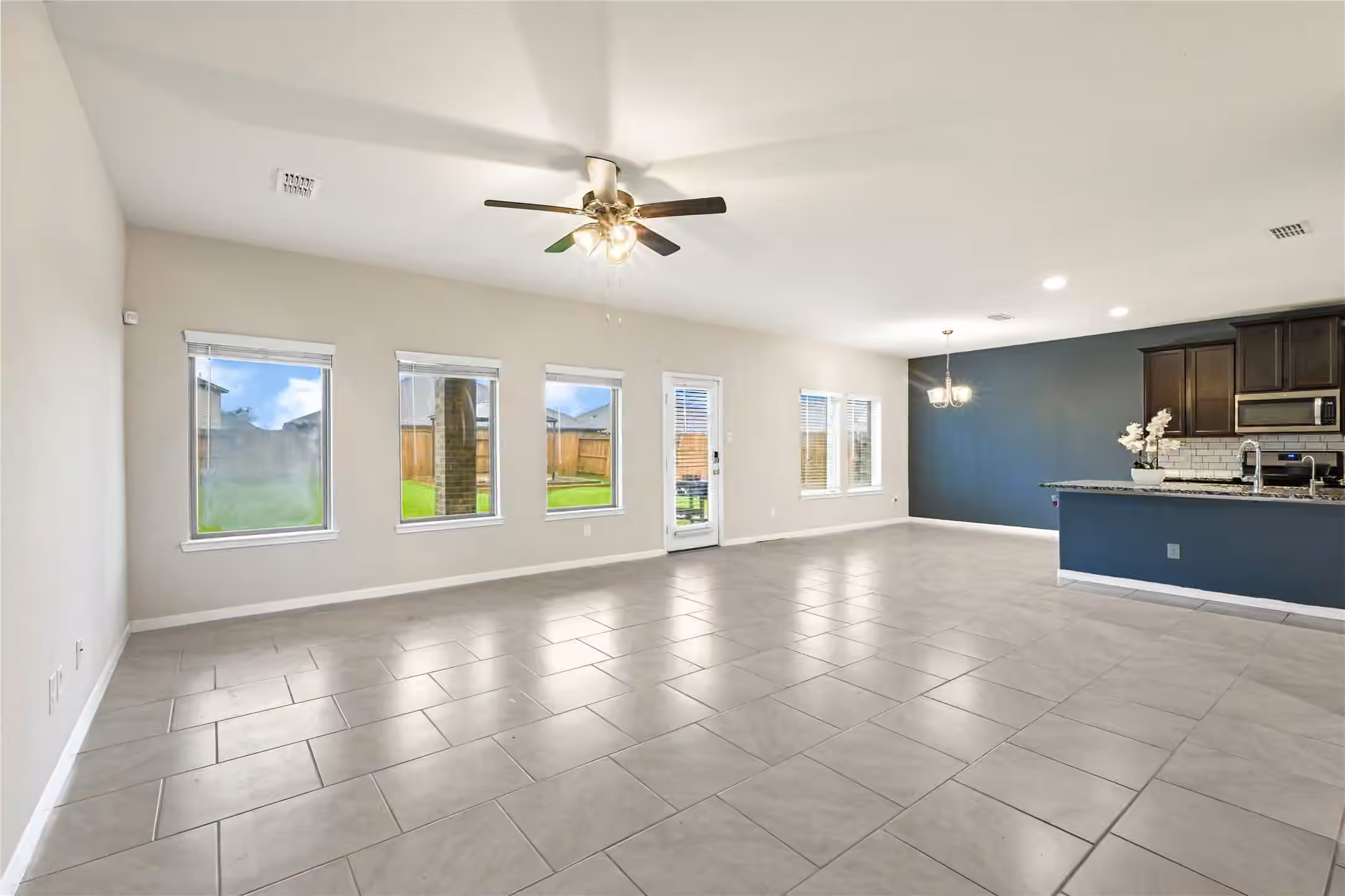 Photo 4 of 1207 Bellingham Park Drive, Missouri City, TX