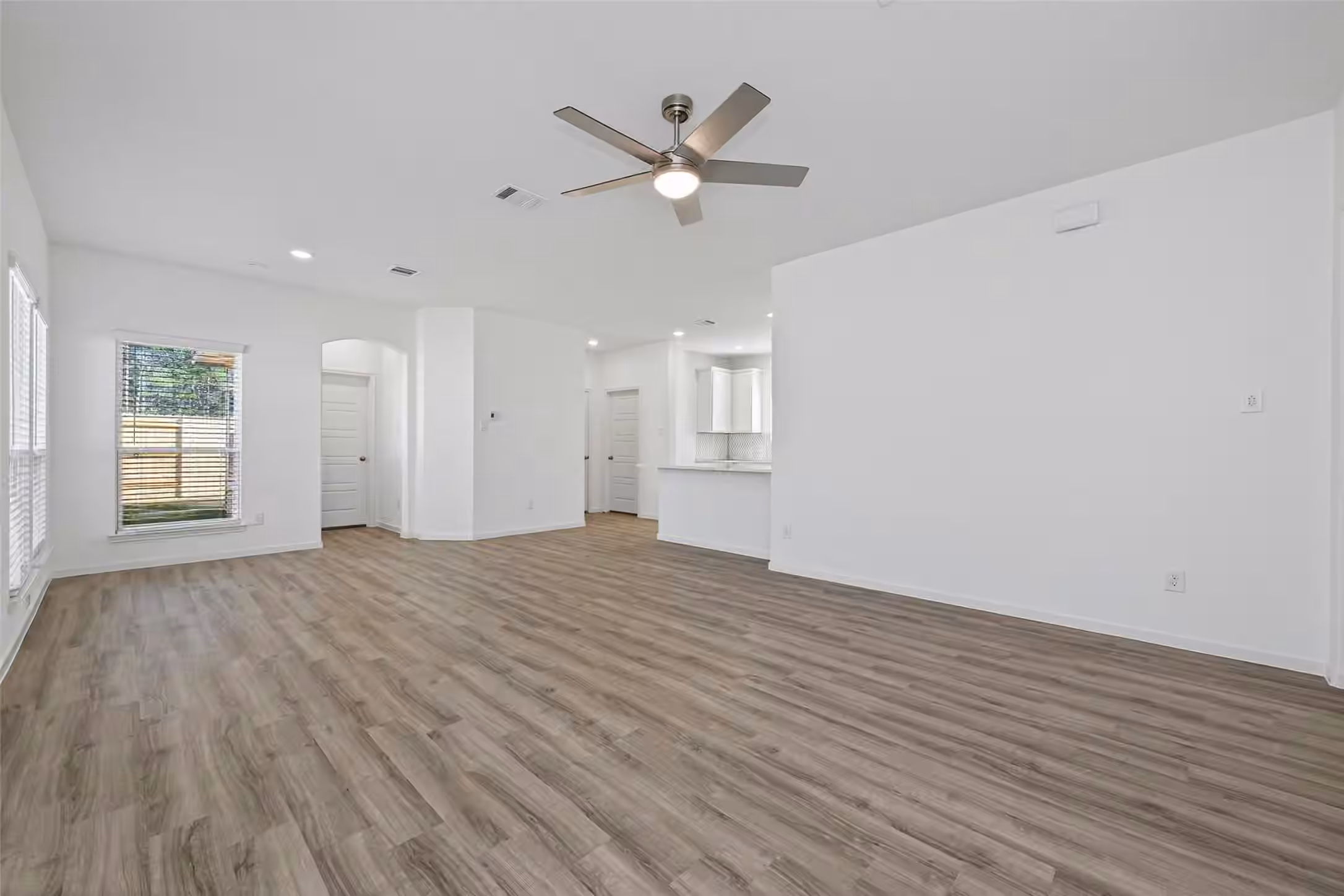 Photo 7 of 9718 Enclave Ridge Road, Willis, TX