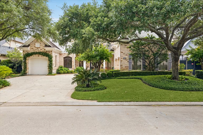 Photo 3 of 3018 Bonnebridge Way Boulevard, Houston, TX