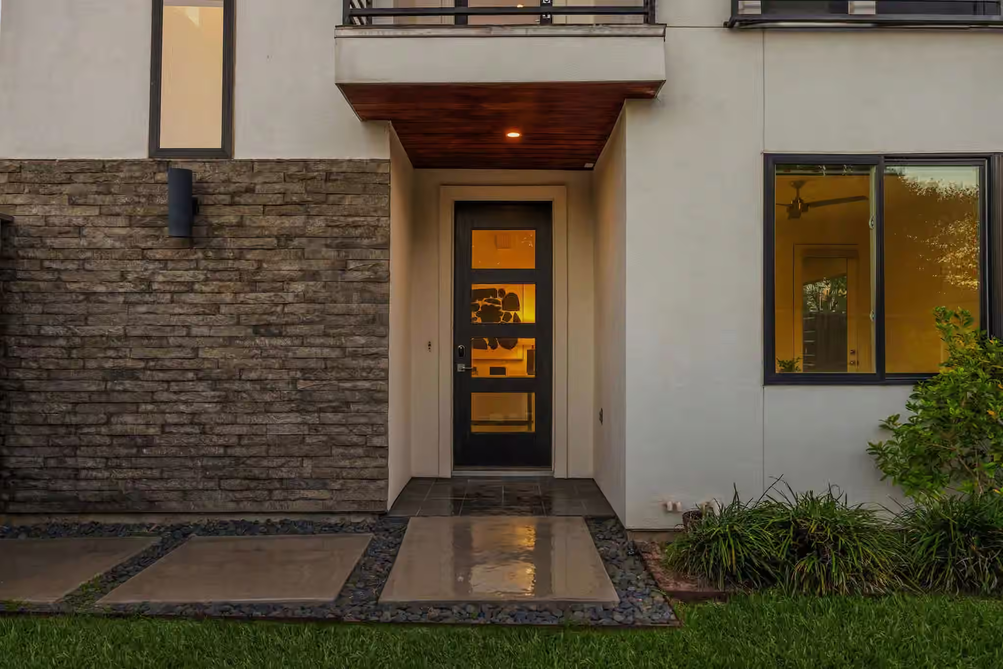Photo 6 of 7327 Shadyvilla Pointe Drive, Houston, TX